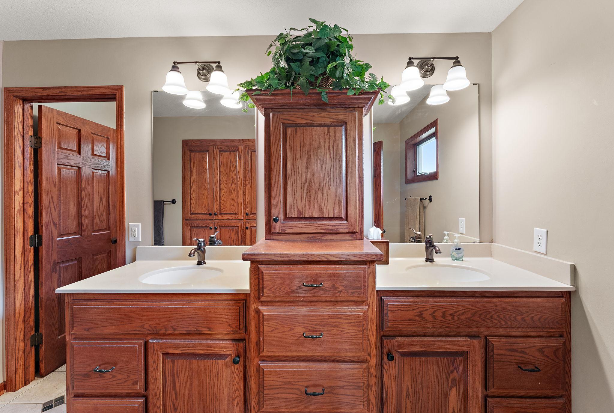 Owner's/Primary Bath
