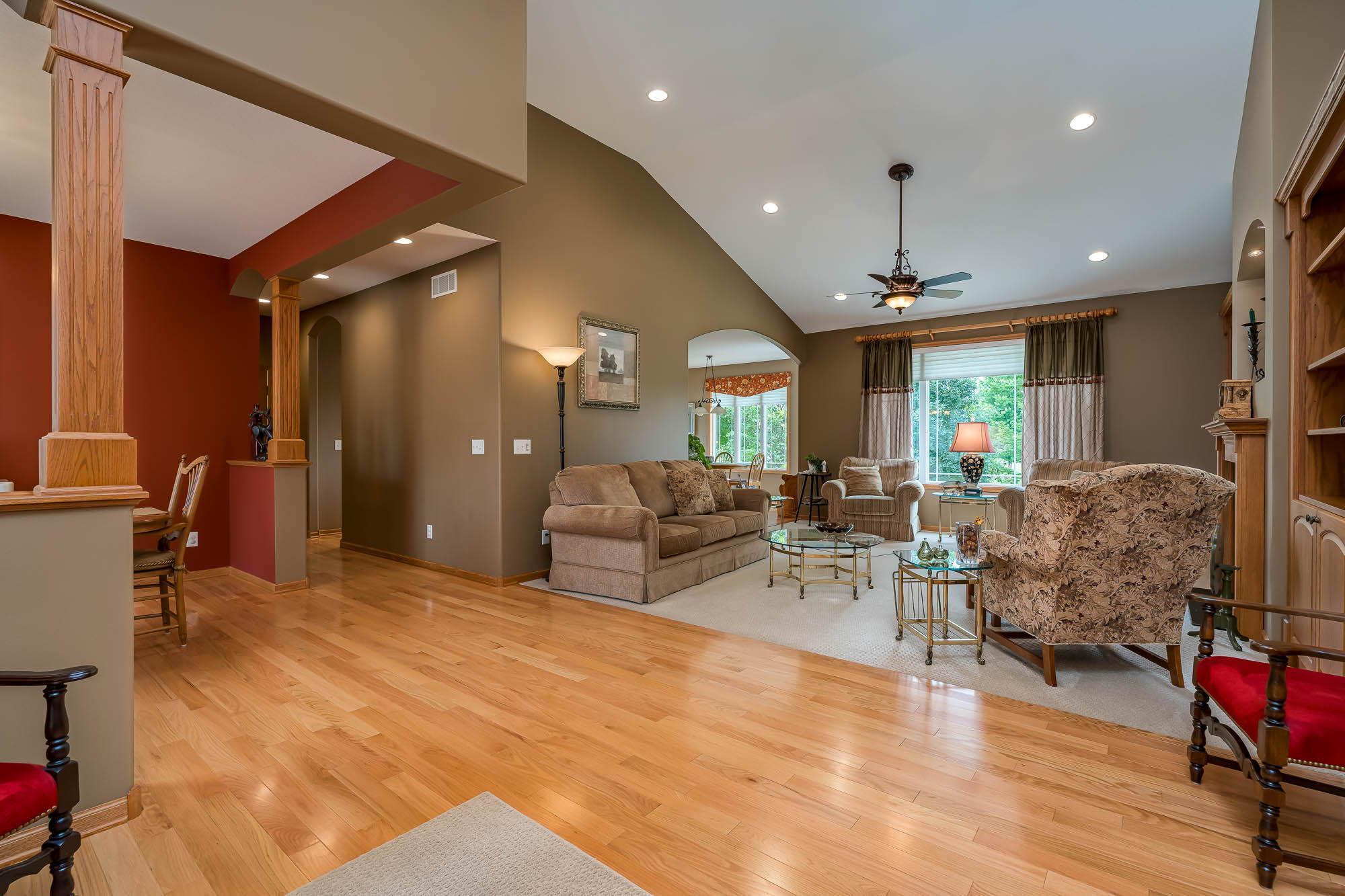 6-web-or-mls-117-grovebrook-drive.jpg