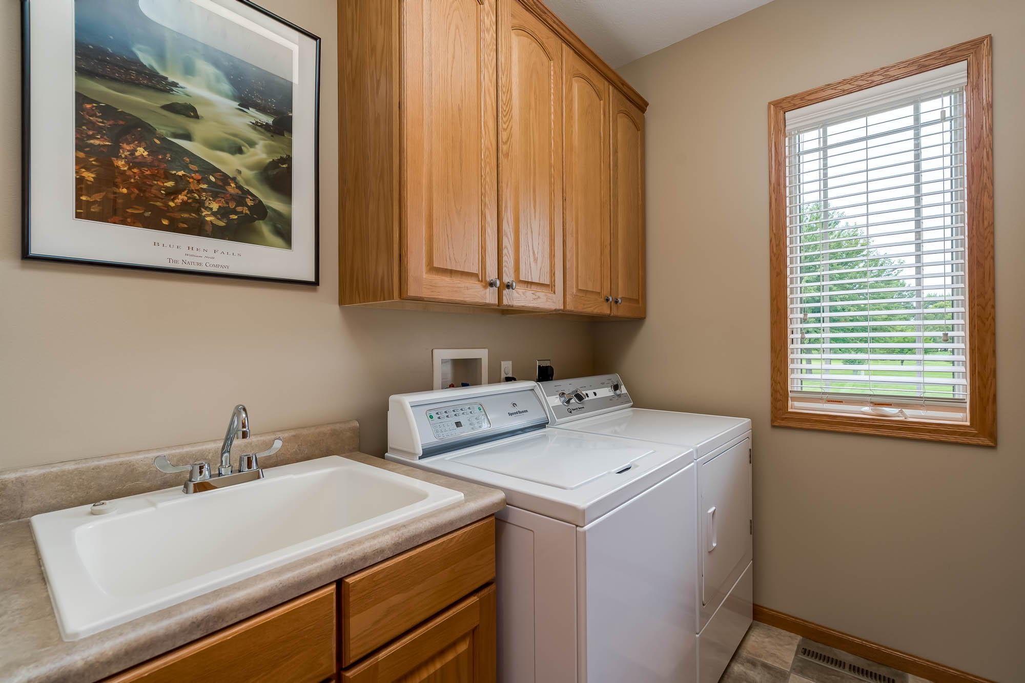 21-web-or-mls-117-grovebrook-drive.jpg