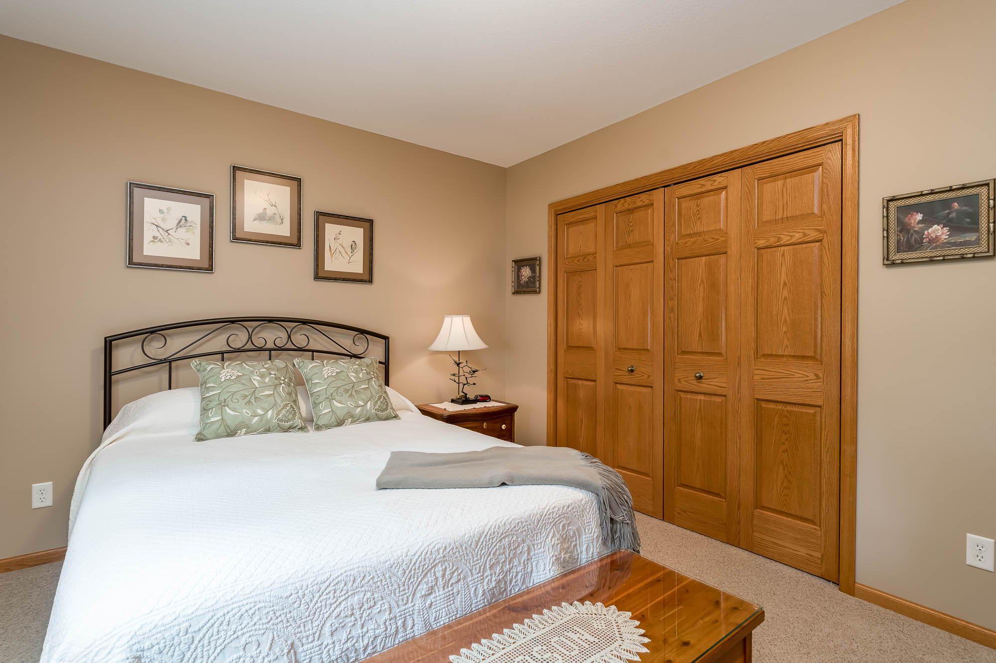 38-web-or-mls-117-grovebrook-drive.jpg