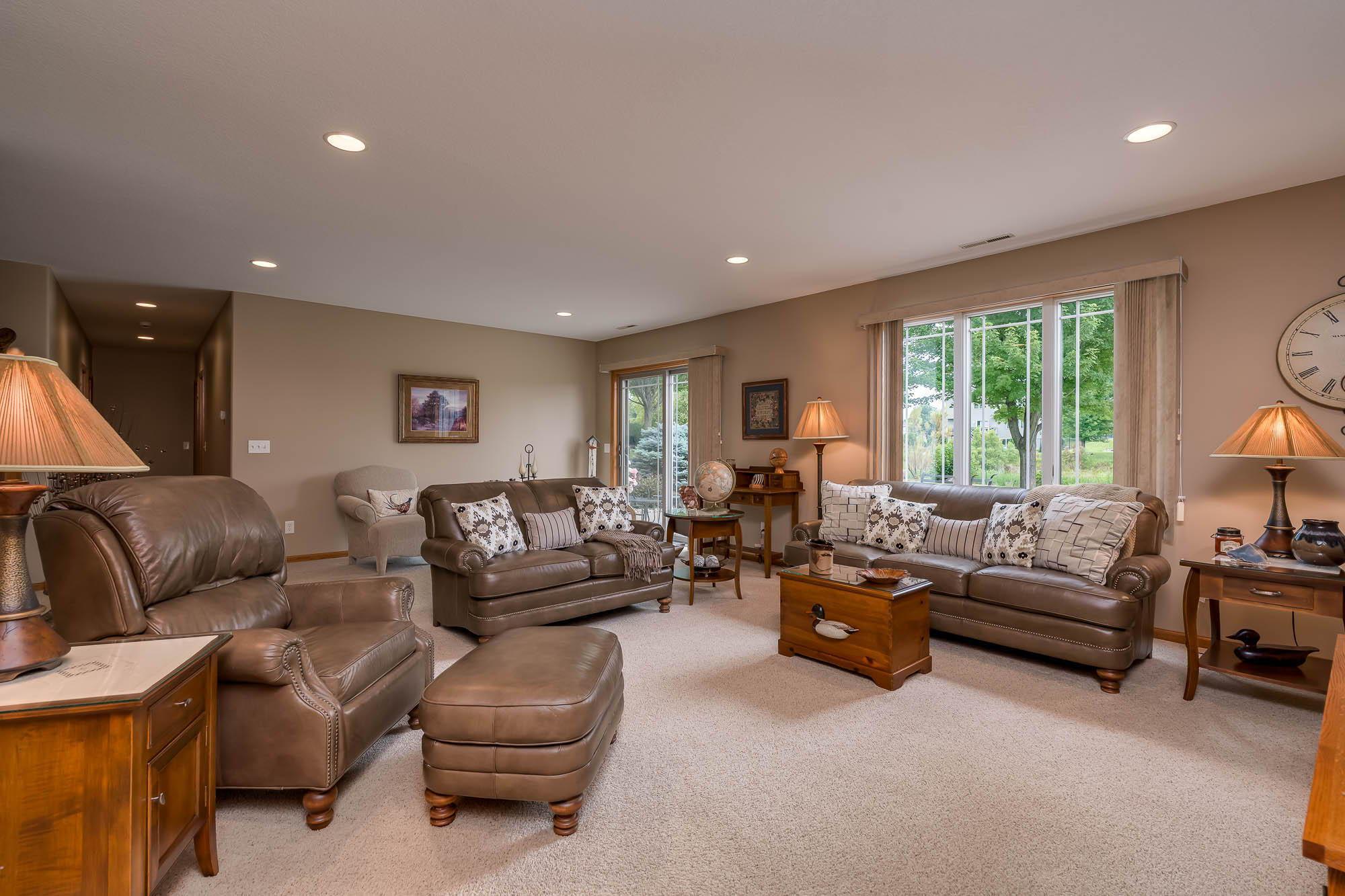 34-web-or-mls-117-grovebrook-drive.jpg