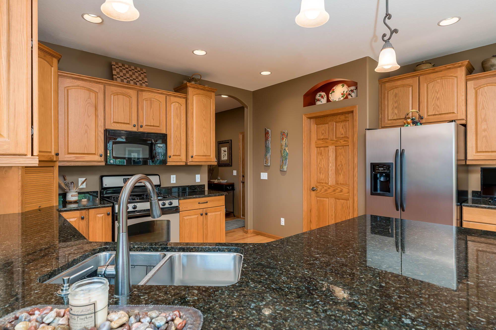 16-web-or-mls-117-grovebrook-drive.jpg