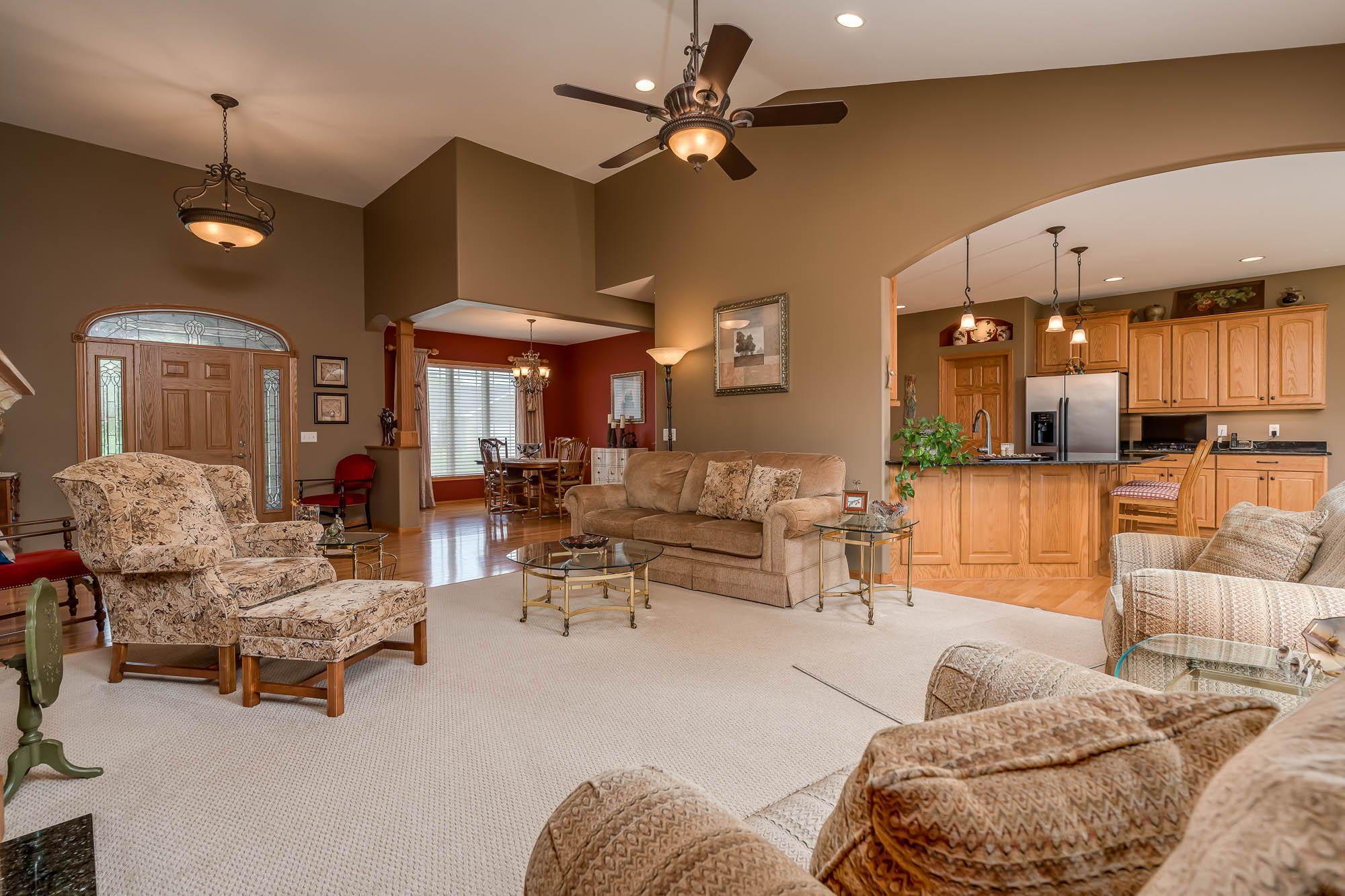9-web-or-mls-117-grovebrook-drive.jpg