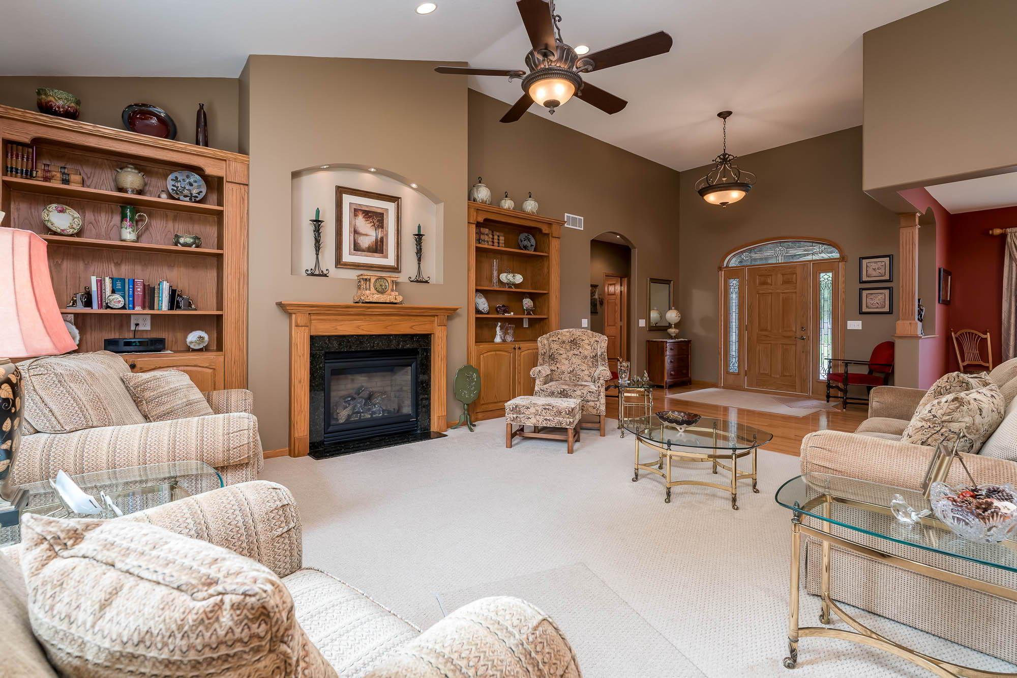 8-web-or-mls-117-grovebrook-drive.jpg