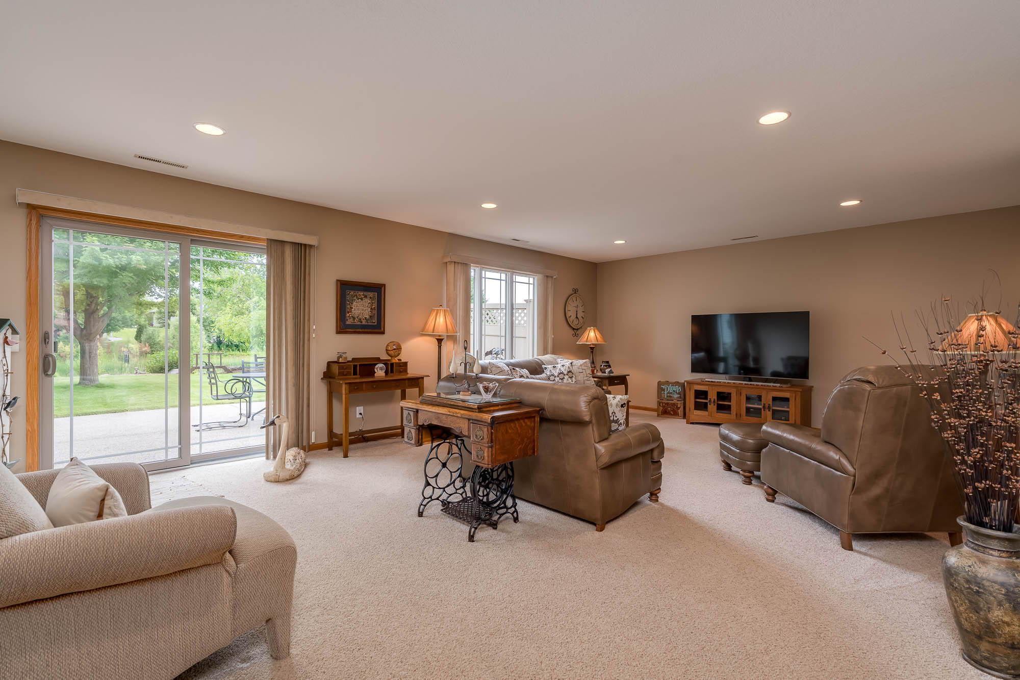 31-web-or-mls-117-grovebrook-drive.jpg