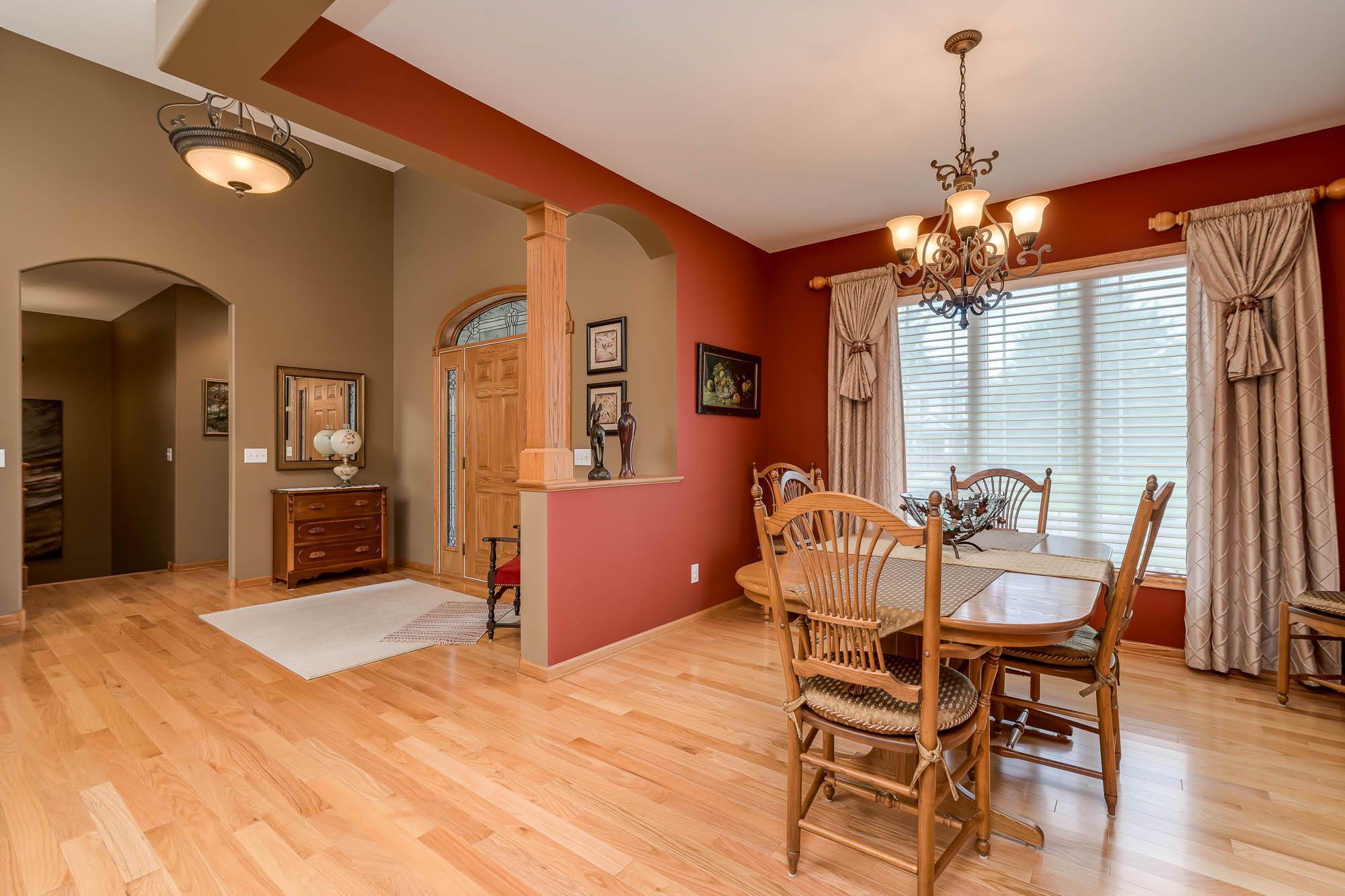 11-web-or-mls-117-grovebrook-drive.jpg