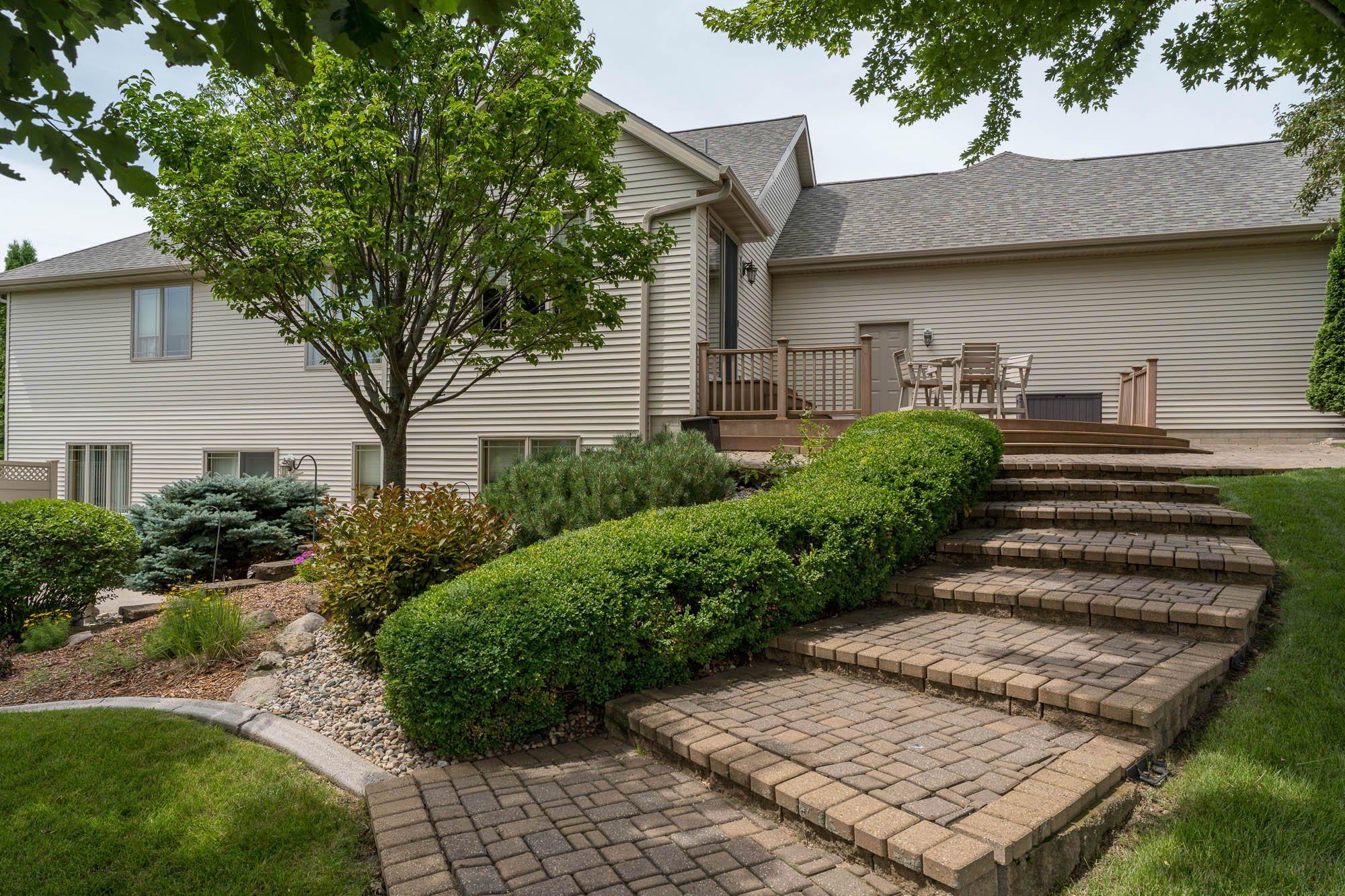48-web-or-mls-117-grovebrook-drive.jpg