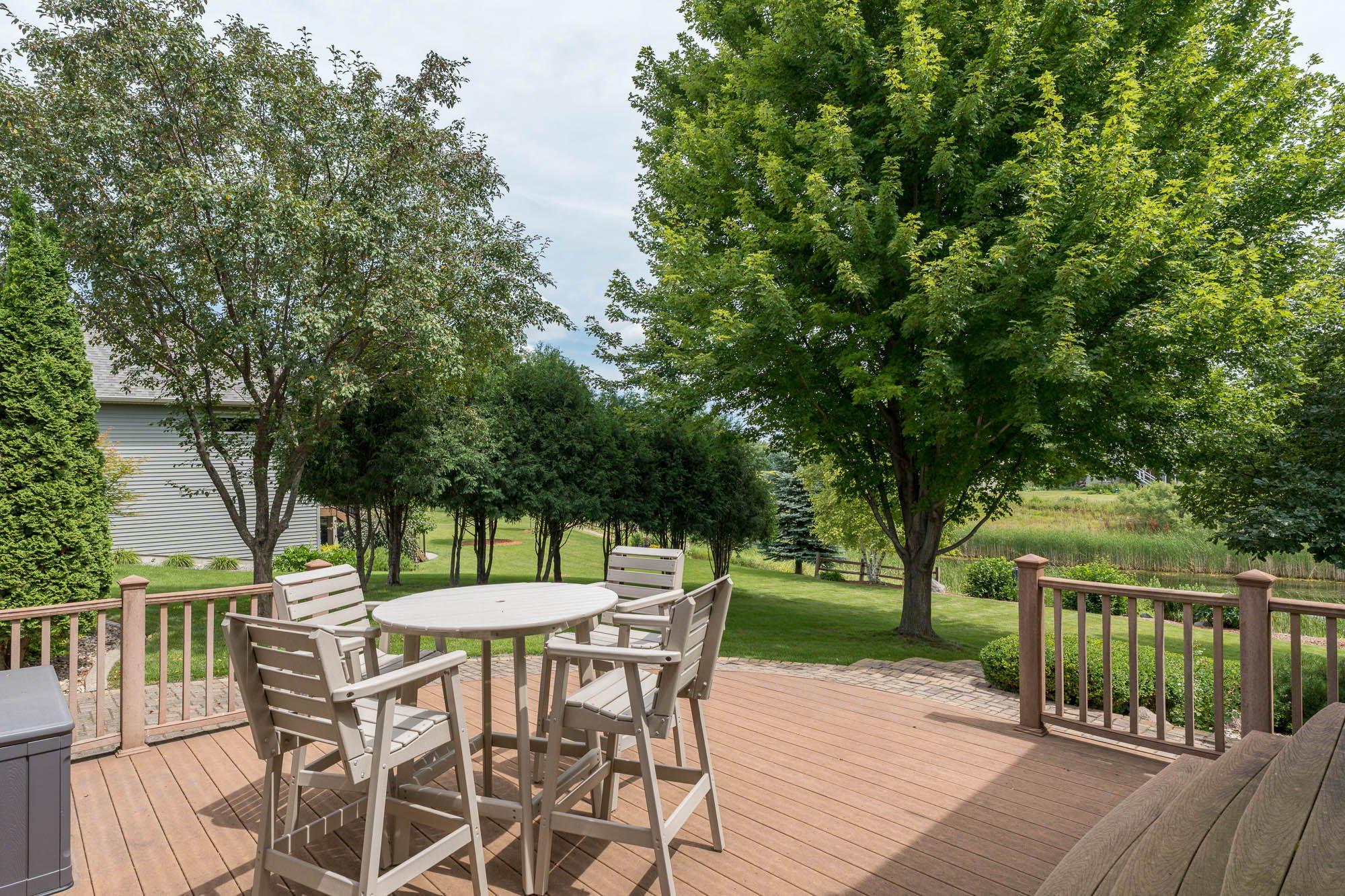49-web-or-mls-117-grovebrook-drive.jpg
