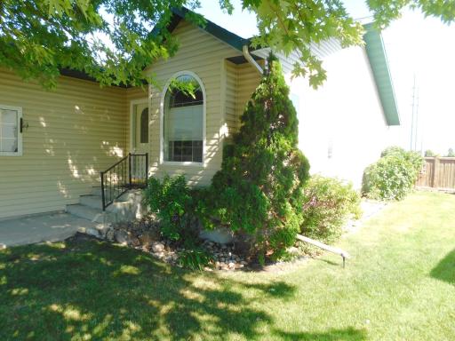 840 Lakeridge Place, West Fargo, ND 58078
