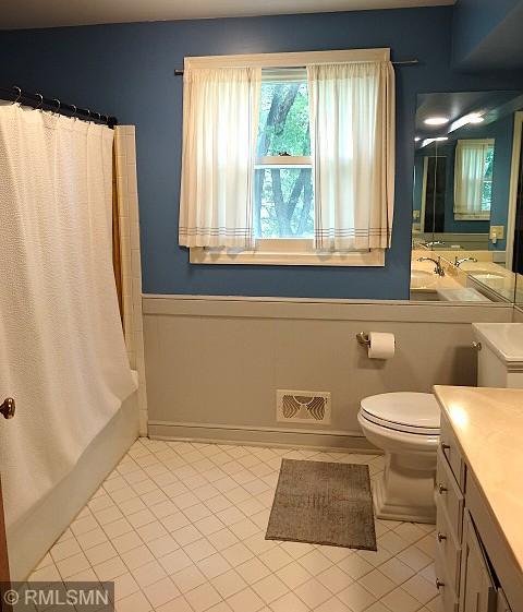Full Bathroom on Upper Level