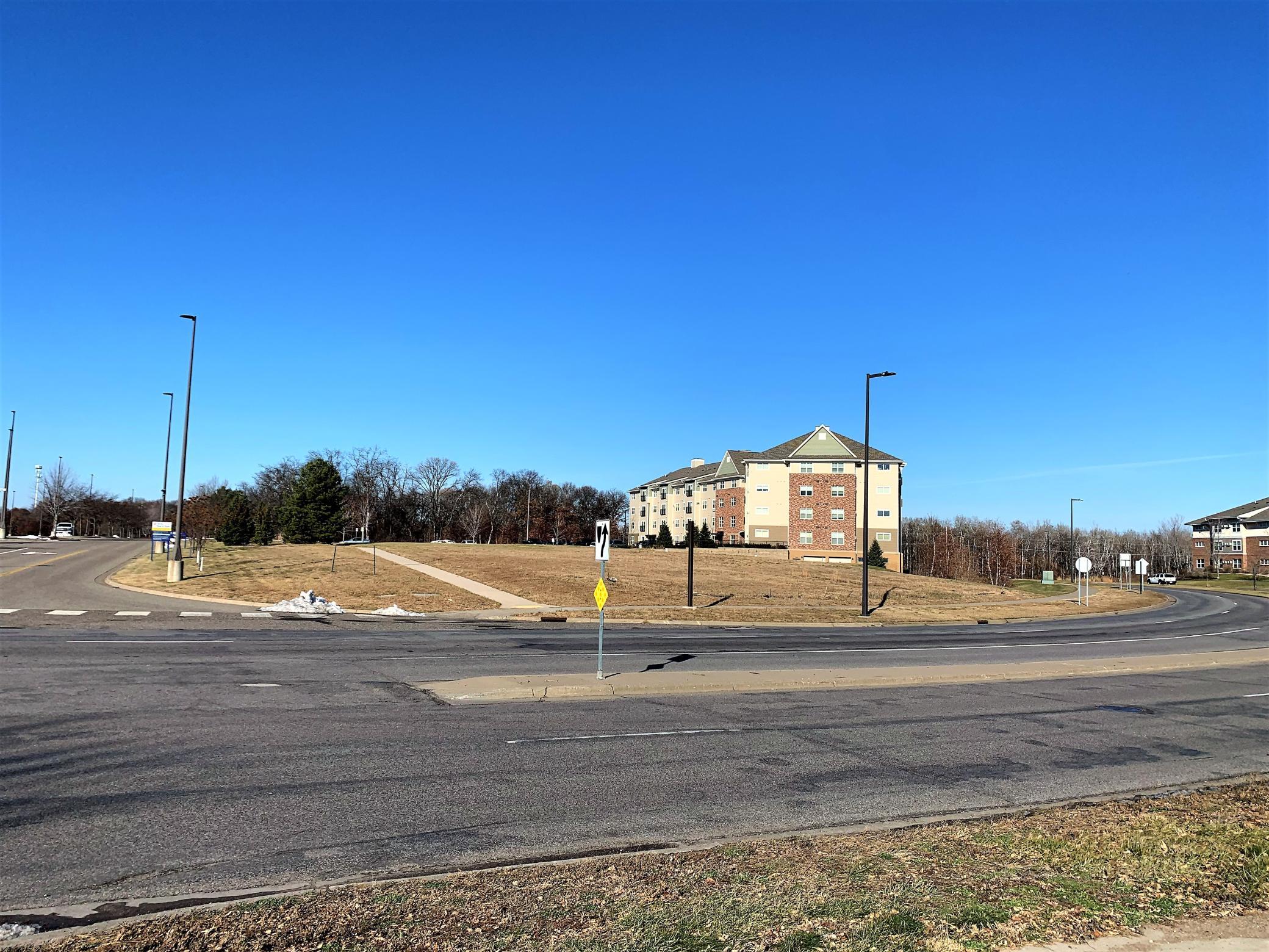 Great city lot with high visibility.