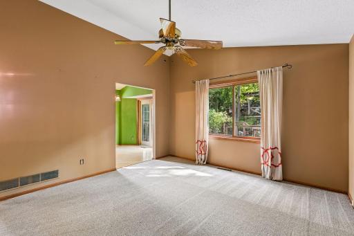 Spacious living room