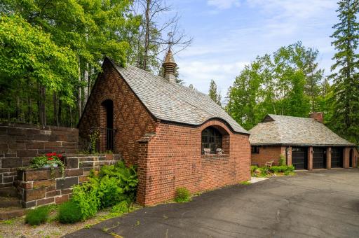 415 N Hawthorne Road, Duluth, MN 55812