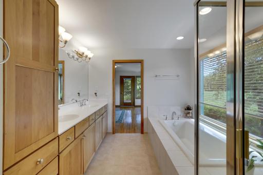 502 Shoreline Drive, Wayzata, MN 55391
