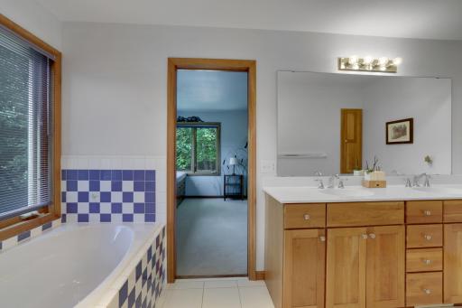 502 Shoreline Drive, Wayzata, MN 55391