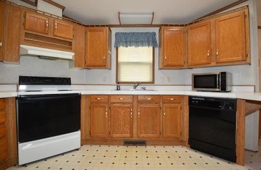 805 2nd Street NE, 805, Milaca, MN 56353