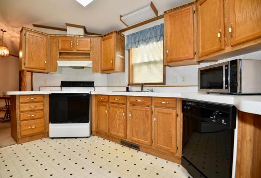 805 2nd Street NE, 805, Milaca, MN 56353