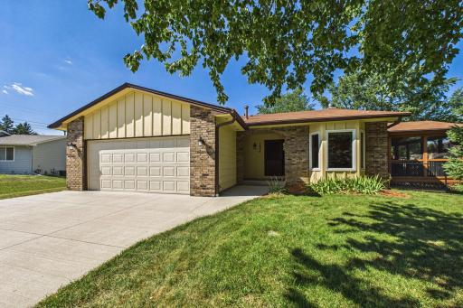 Photo for 1604 Rio Loma Drive, Burnsville, MN 55337 - listing #7109243 1604 Rio Loma Drive, Burnsville, MN 55337