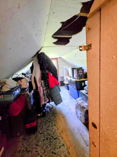 H upper level storage area