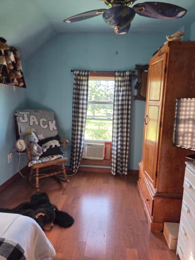 H upper level 2nd bedroom