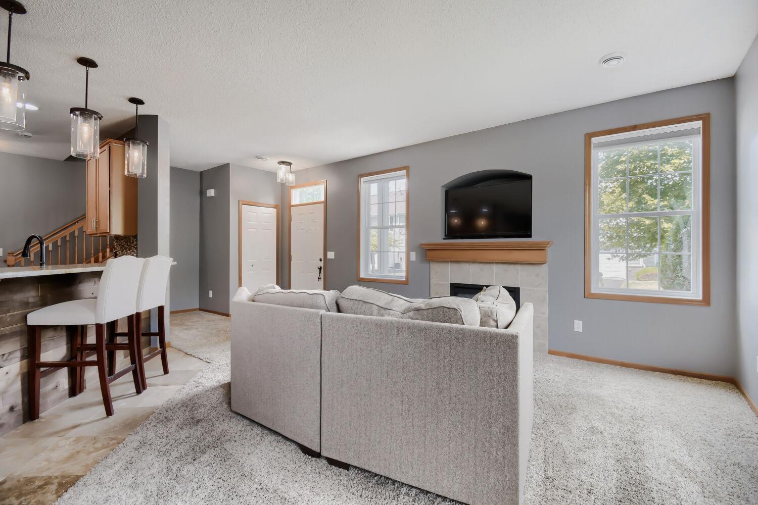 4360 Empress Dr N - Web Quality - 005 - 05 Living Room.jpg