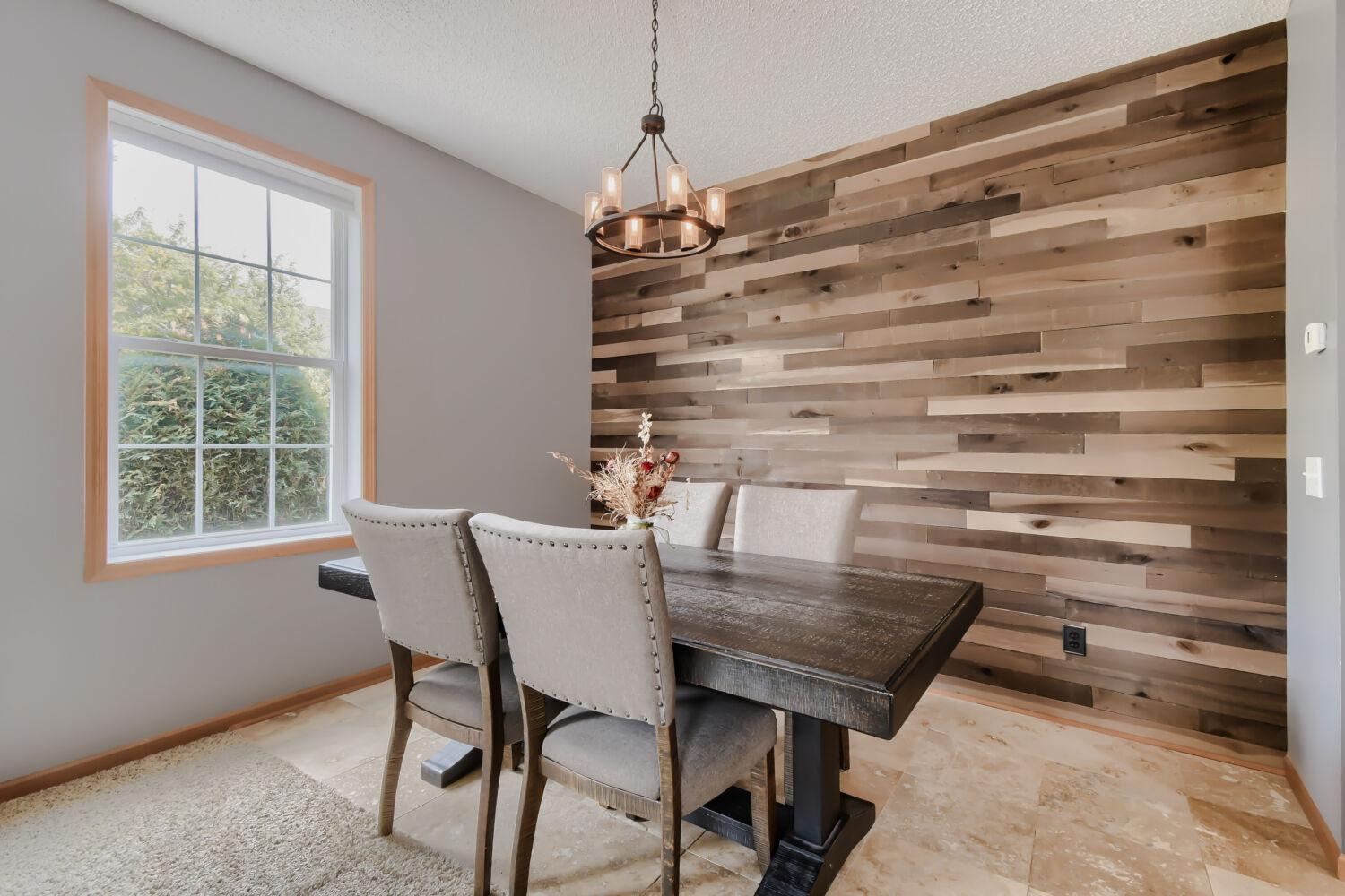 4360 Empress Dr N - Web Quality - 006 - 06 Dining Room.jpg