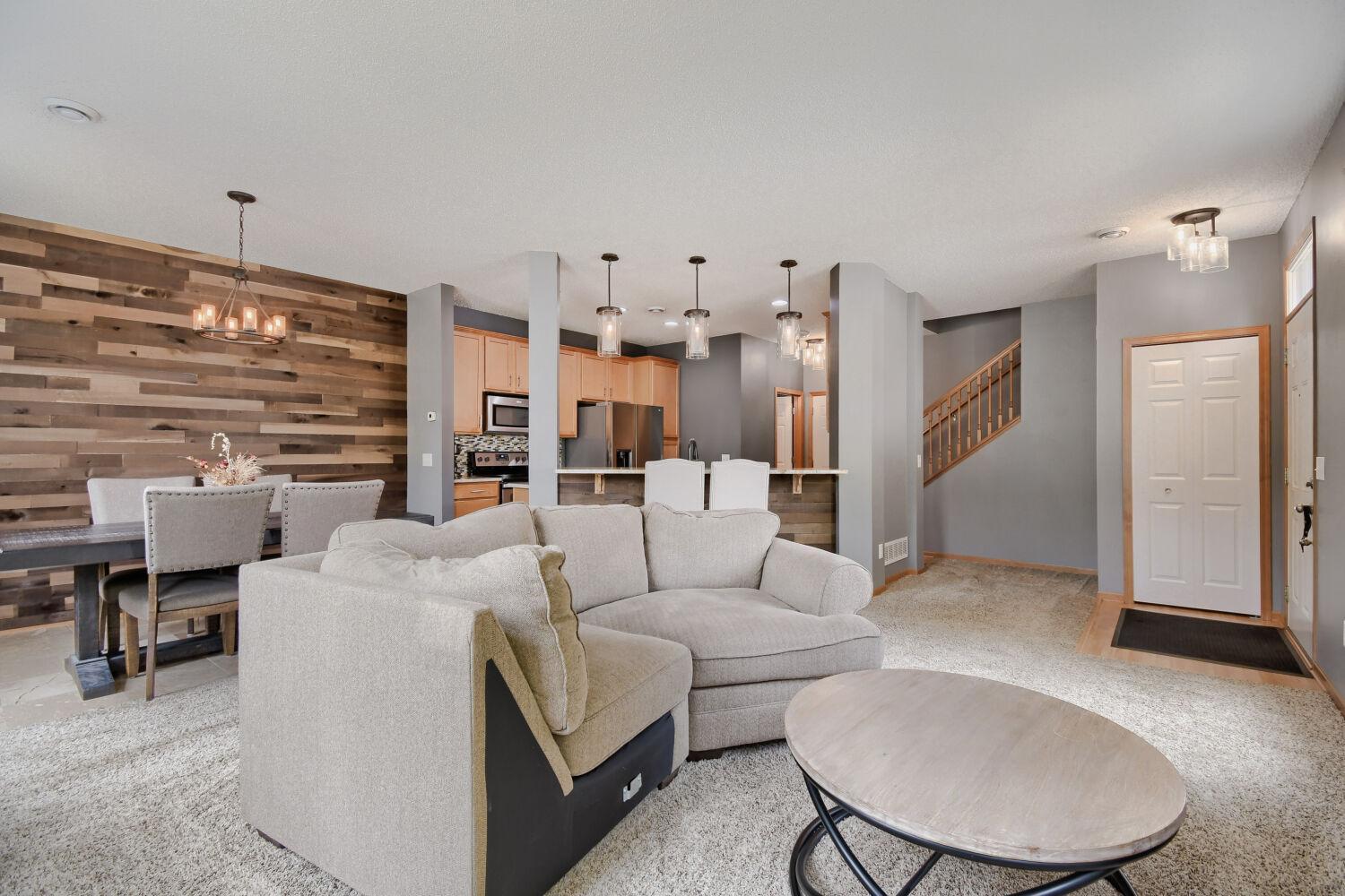 4360 Empress Dr N - Web Quality - 004 - 04 Living Room.jpg