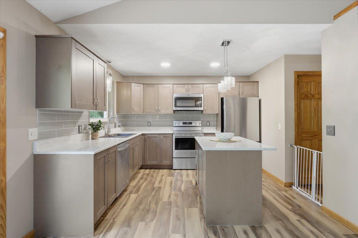 05-Kitchen.jpg