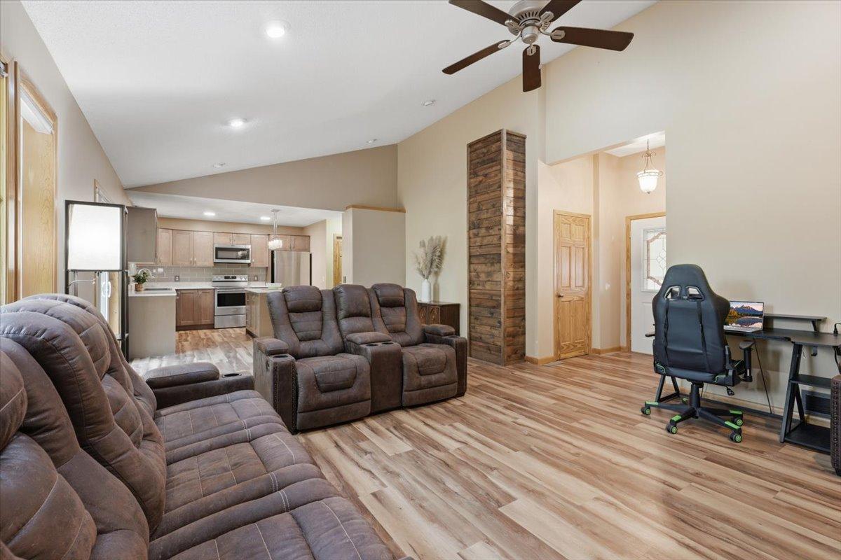 04-Living Room.jpg