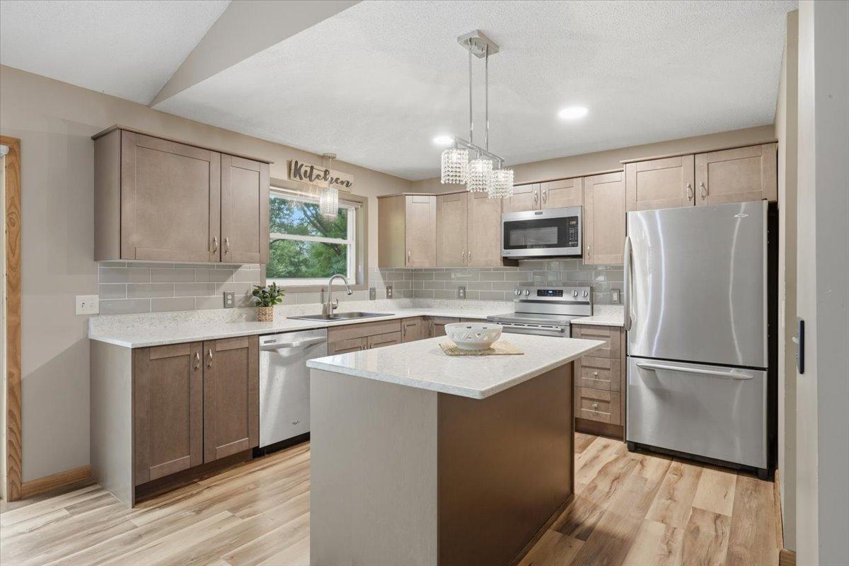 06-Kitchen.jpg