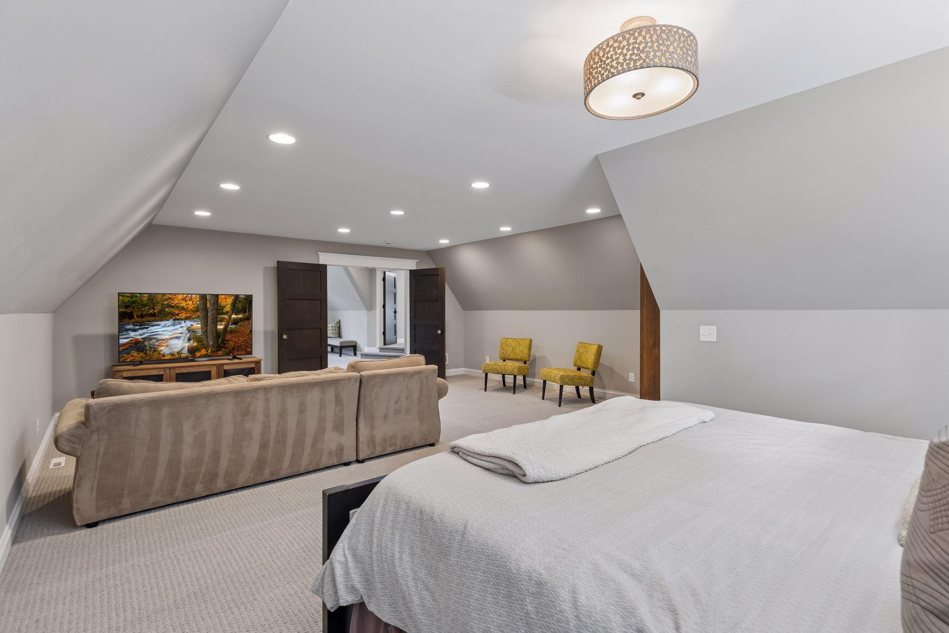 Bonus Suite - Upper Level