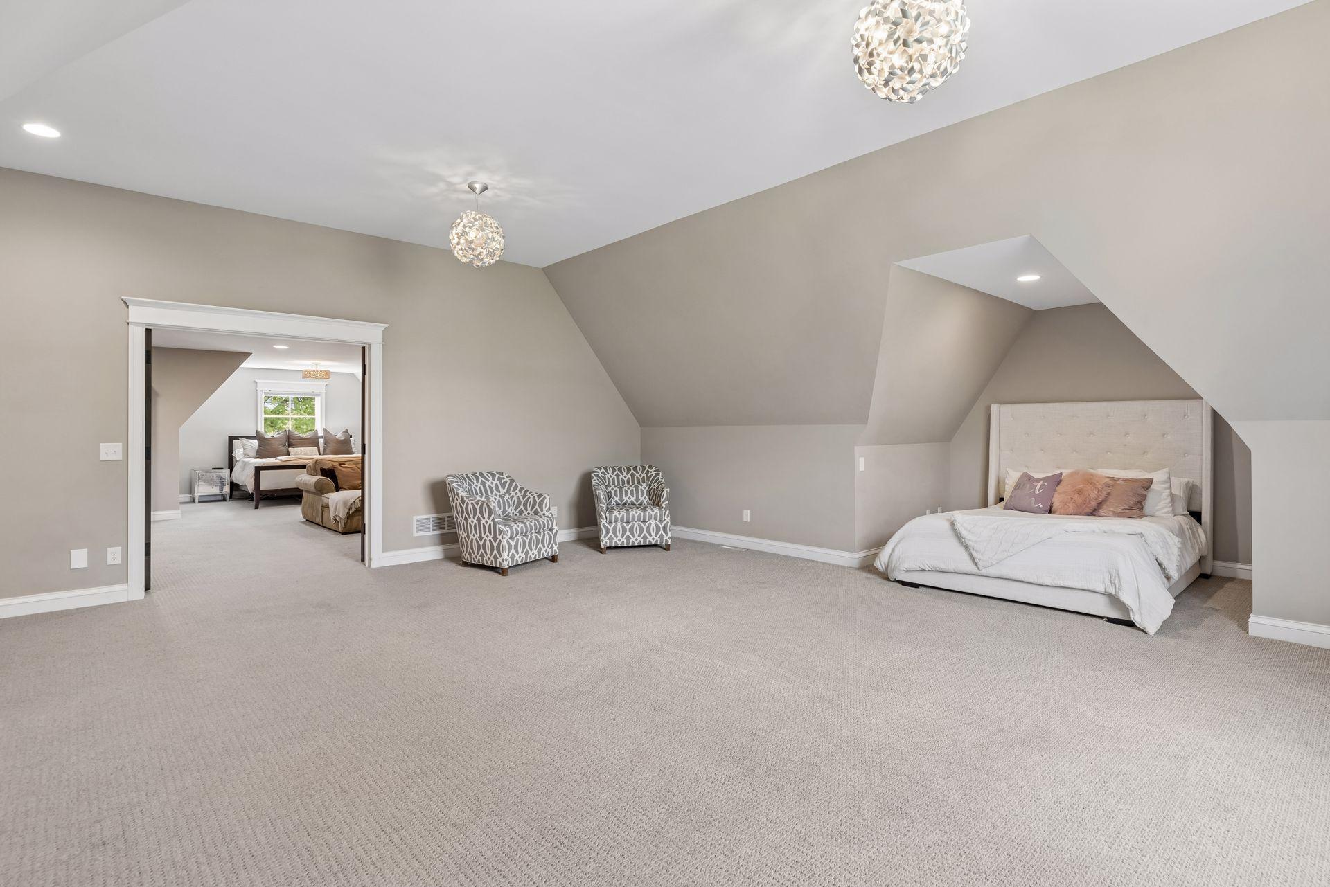 Bonus Suite - Upper Level