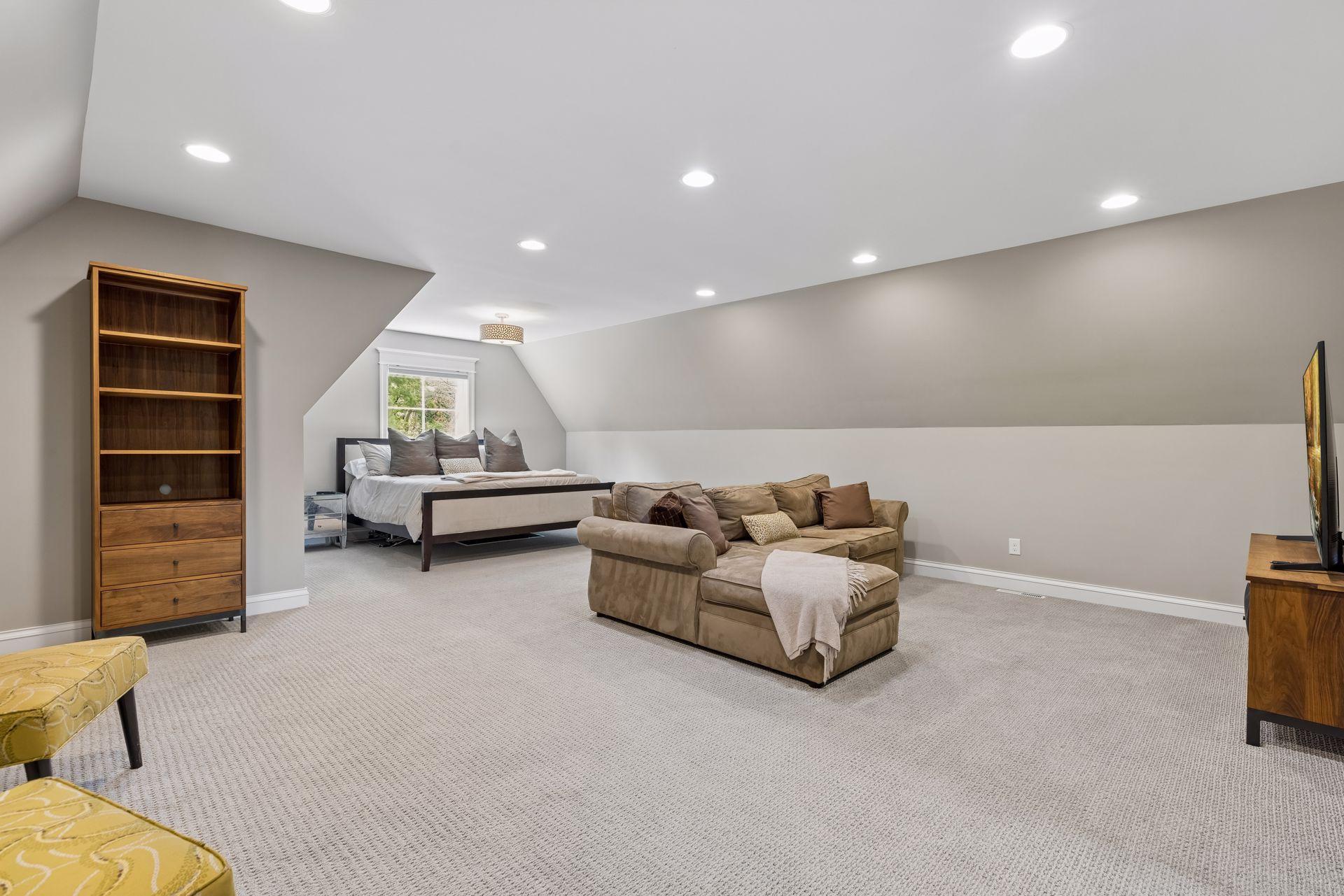 Bonus Suite - Upper Level