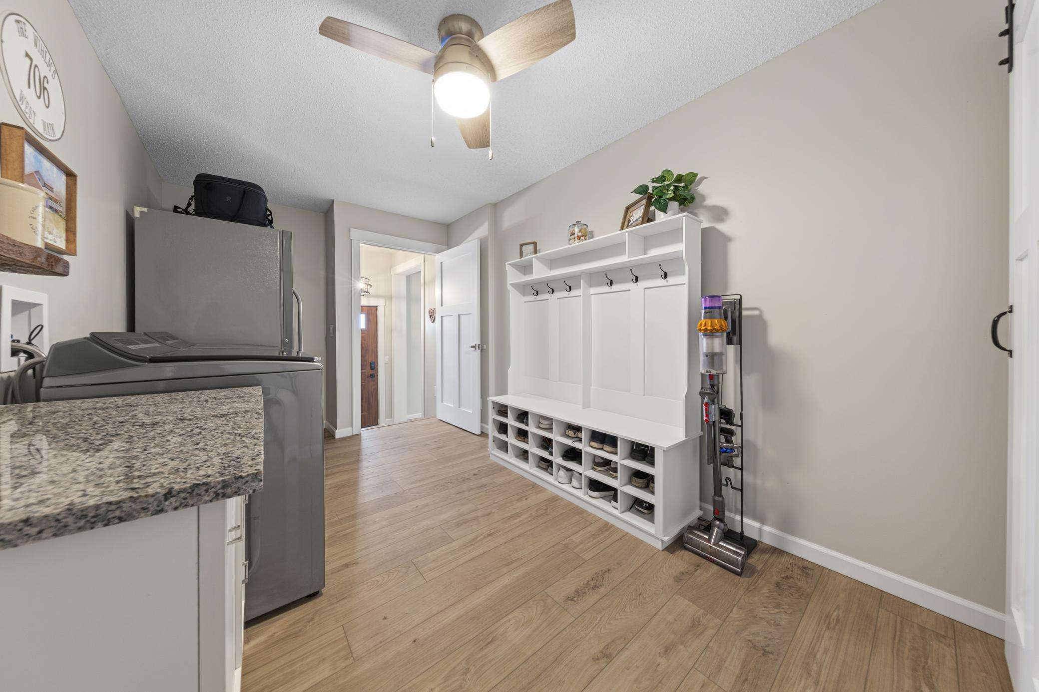 29 mudroom_laundry.jpg