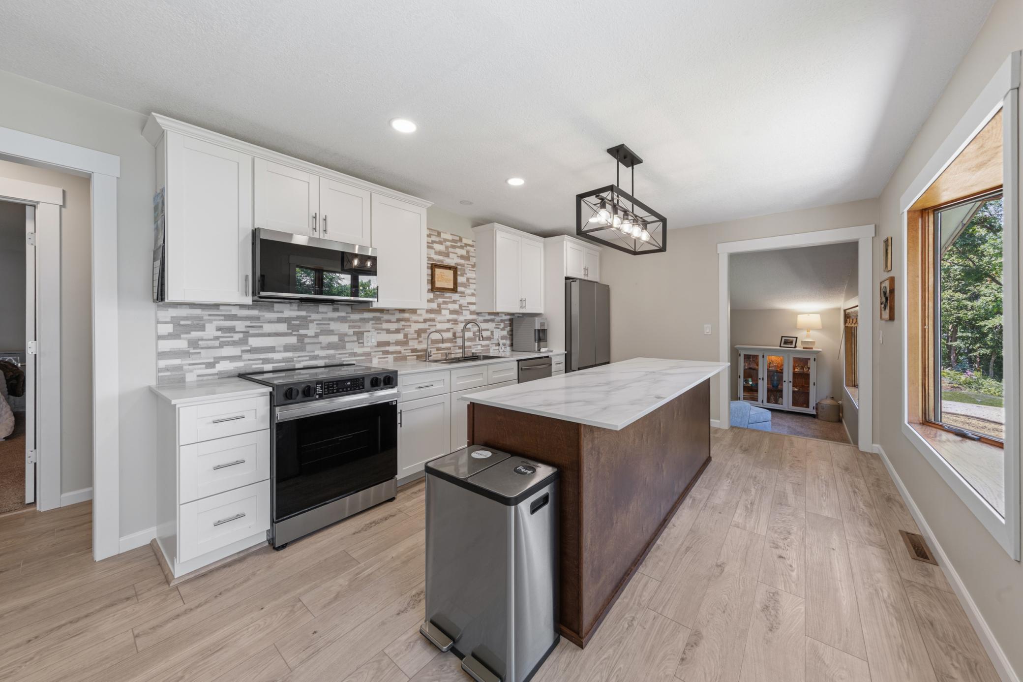 12 kitchen.jpg