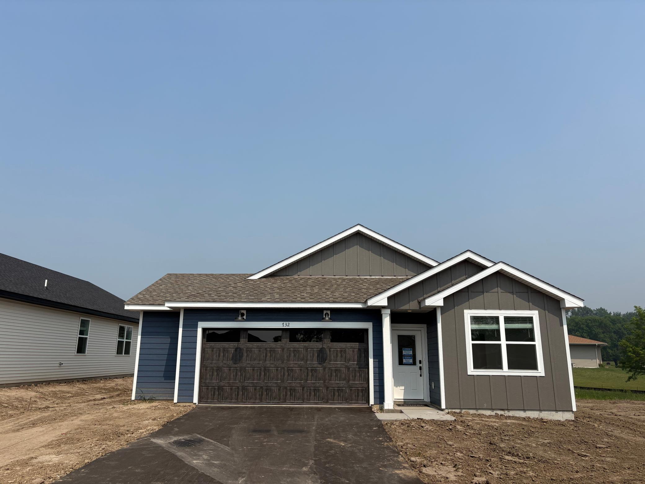 Welcome t0 732 Vista Ct! (Photo is of the actual home.)