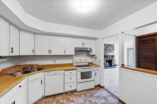 Open Concept From Kitchen to Living Room. (Note: Fireplace Has Been Disabled).