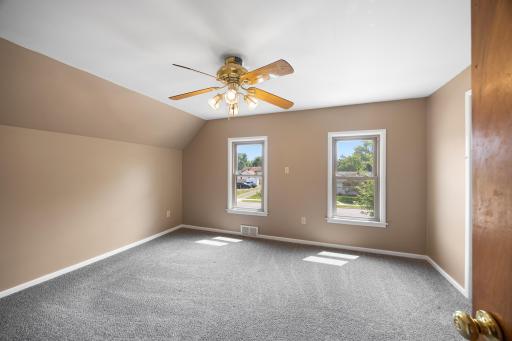 1st bedroom on the upper