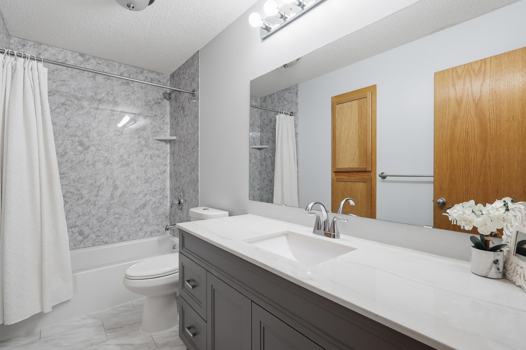 Upper level bathroom #2