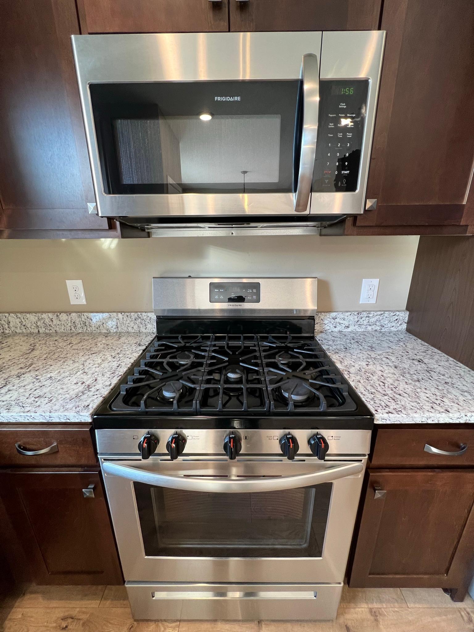 10 Gas Range.JPEG