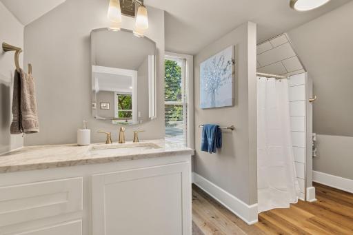 Upper Bath -1221 10th Street East Menomonie-250.jpg