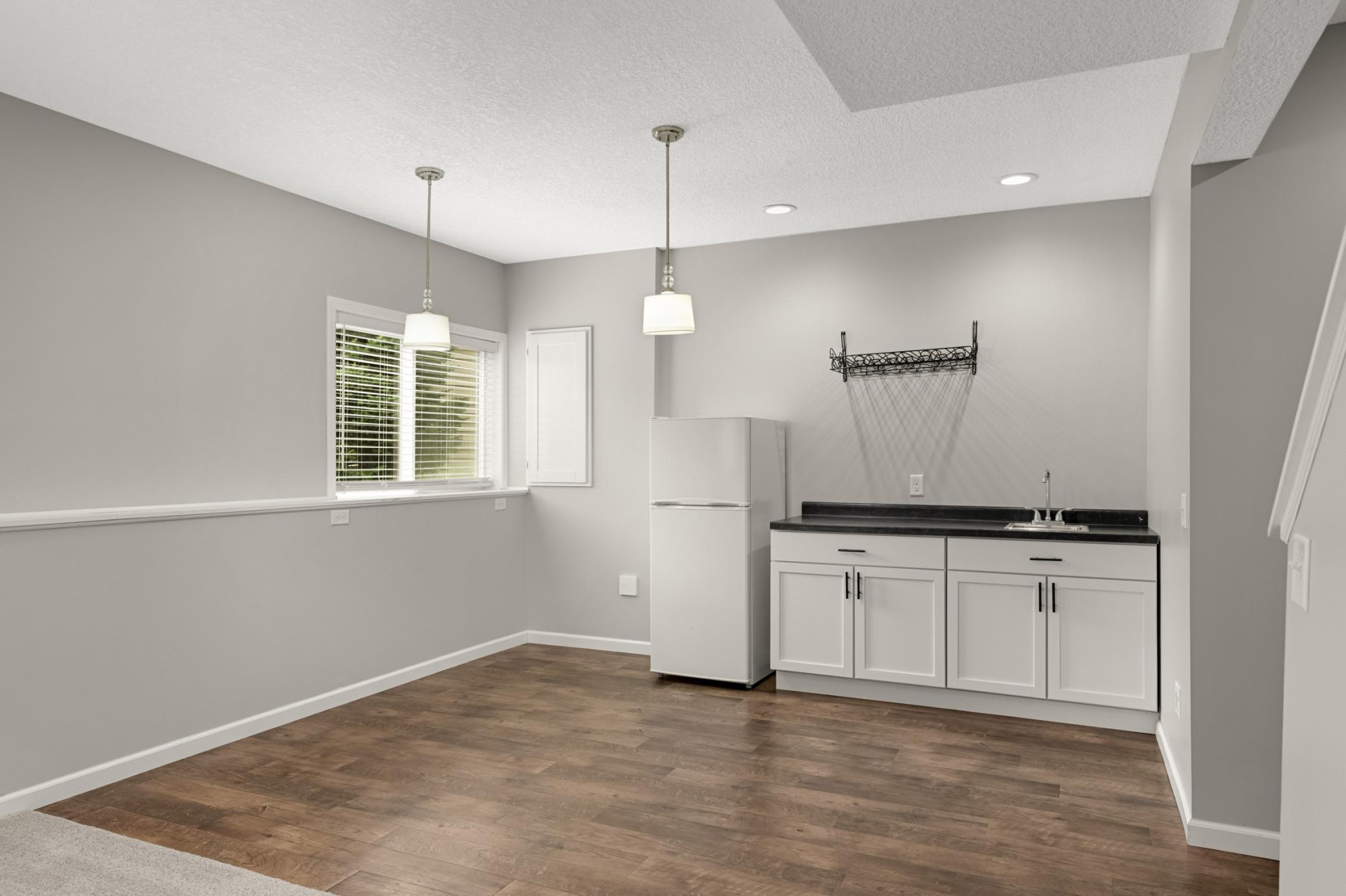 Kitchenette for all of your entertaining.