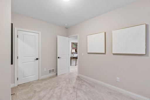 34 Rapp Farm Boulevard, Saint Paul, MN 55127