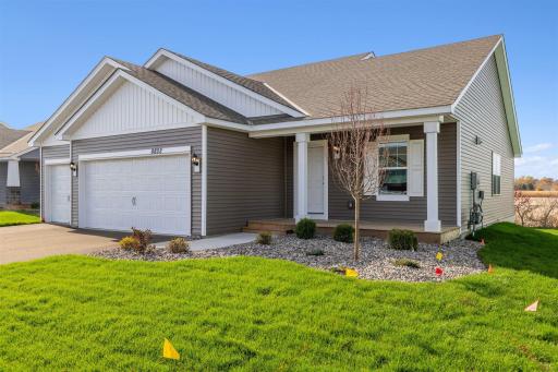 This is a completed Rushmore home used as an example, this is NOT the actual home. Front elevation and exterior color packages vary.