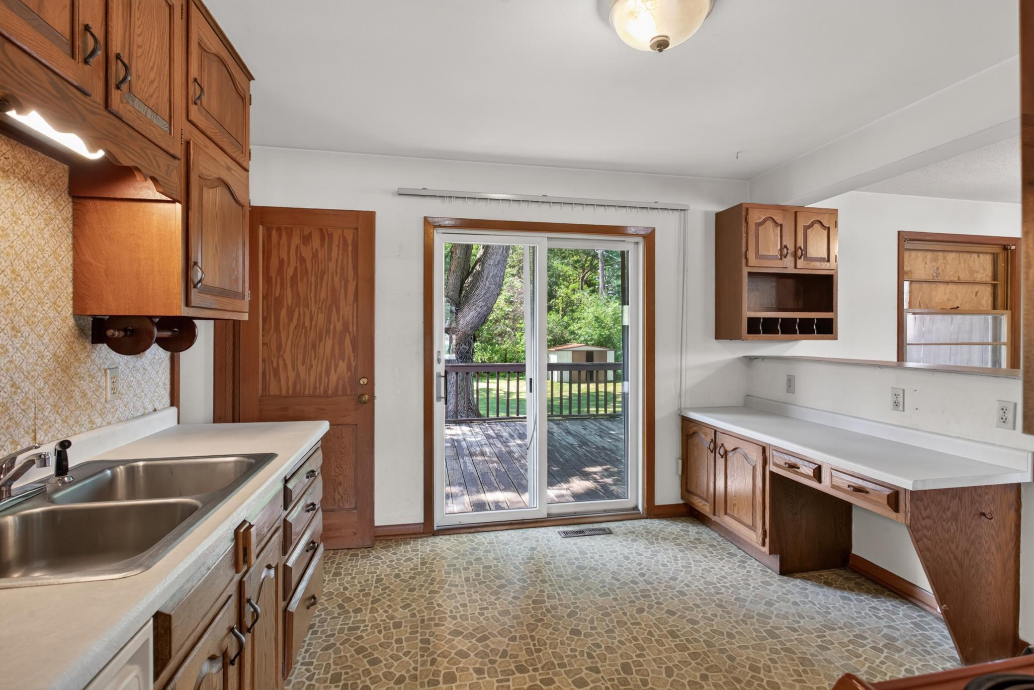 Main level: kitchen