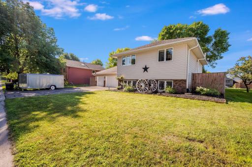 1735 Orchid Drive N, Mankato, MN 56003