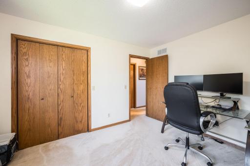 1735 Orchid Drive N, Mankato, MN 56003