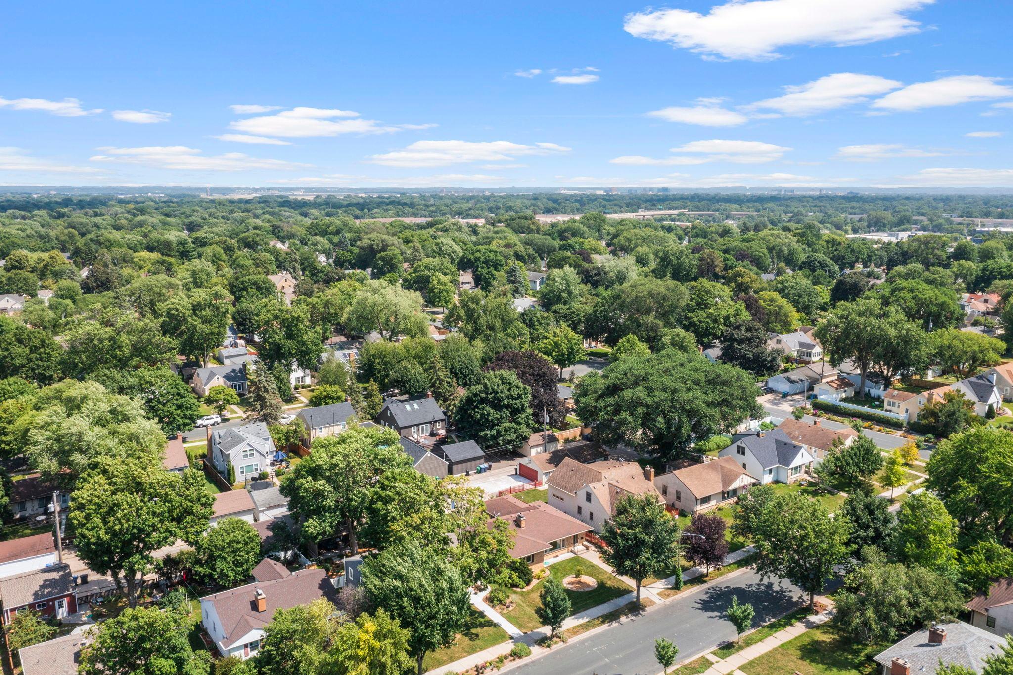 Close to some of Minneapolis' favorite outdoor destinations, including Lake Harriet and Minnehaha Creek!