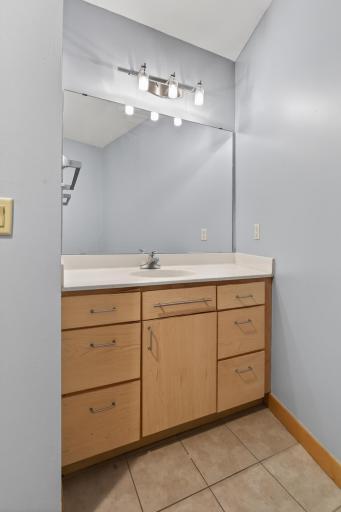 2nd 3/4 bathroom
