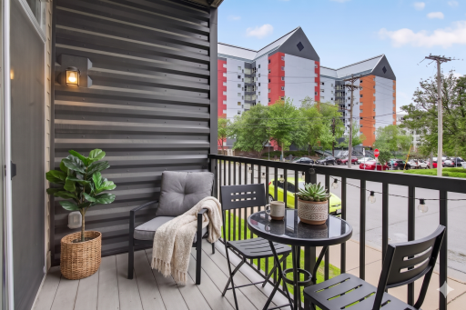 Virtually staged porch
